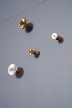 Coleção Regina, Cabideiro