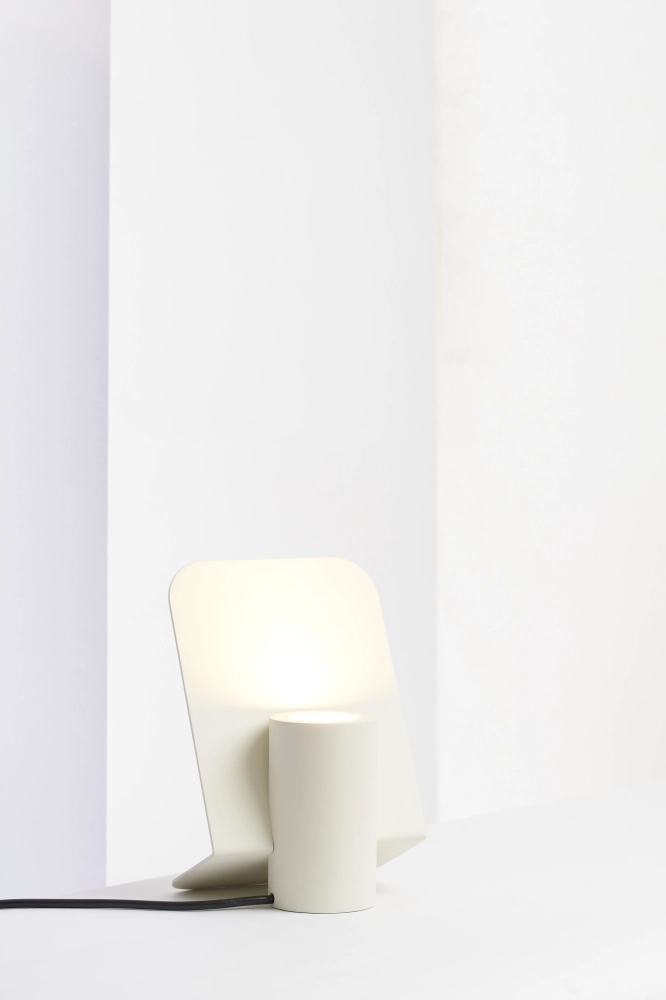 Luminária Vela, Por Mário Alessiani.