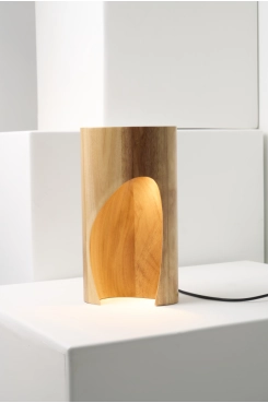 Coleção Brecha, Luminária de Mesa. Por Caroline Strobel