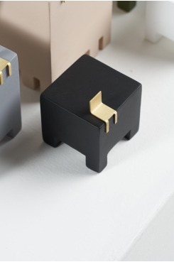 Série Cadeira. Por Sabrina Borges