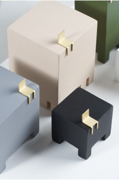 Série Cadeira. Por Sabrina Borges